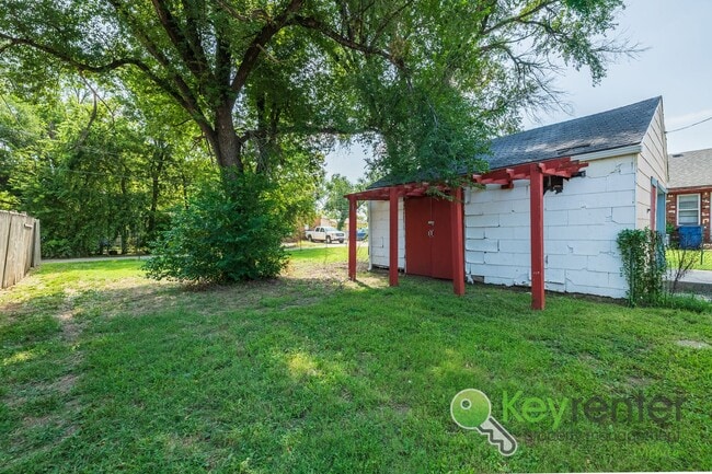 Photo - 3 Bedroom 1 Bath for rent | Seneca and McC...