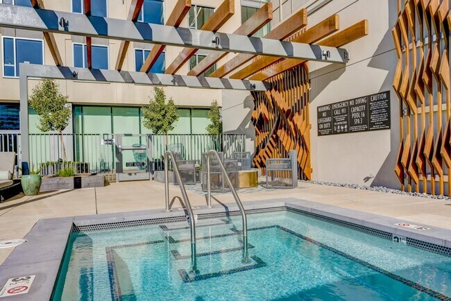 Photo - 17th and Broadway