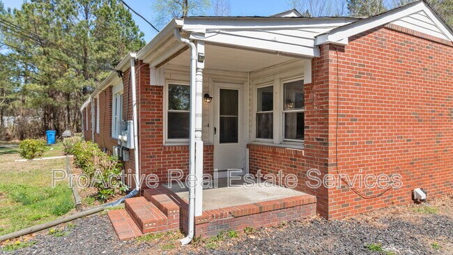 Photo - 513 Truitt Rd