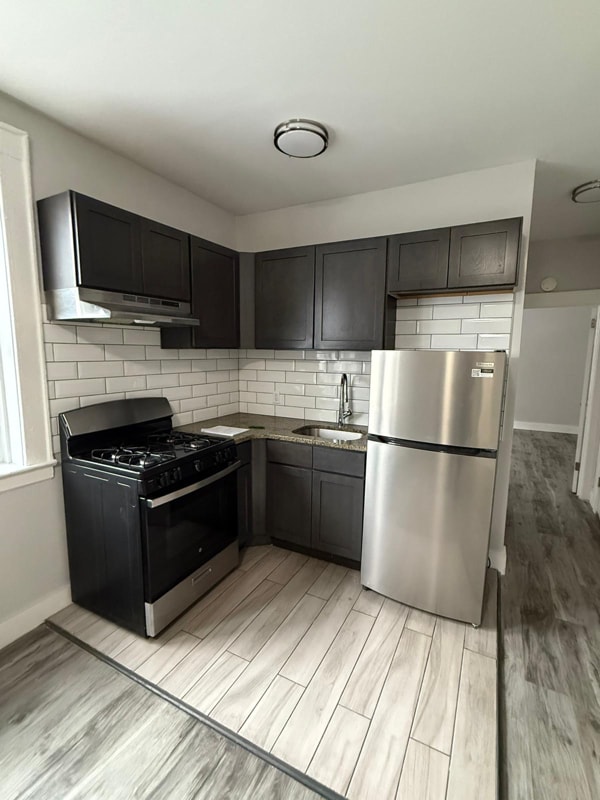 Building Photo - 820 Canton St Rental