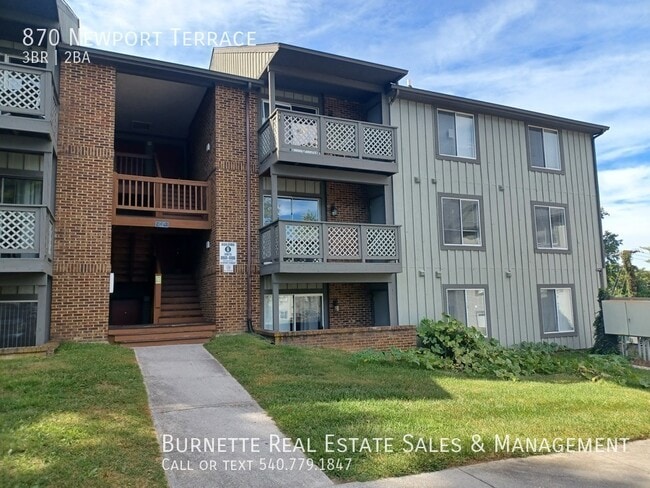Photo - 870 Newport Terrace