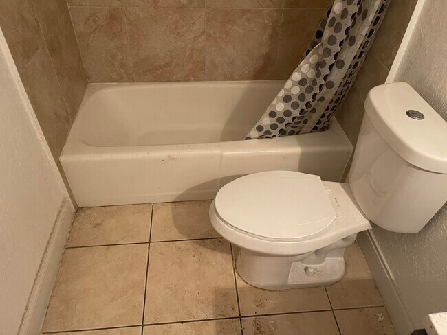 Photo - 198 SW 15th St