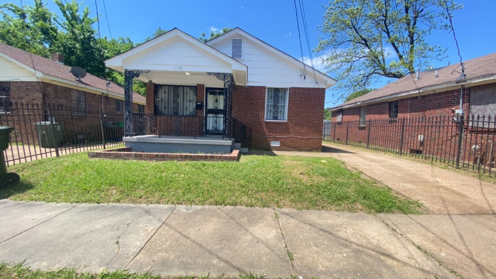 4 Success is now offering this spacious 3 ... - 4 Success is now offering this spacious 3 ... House
