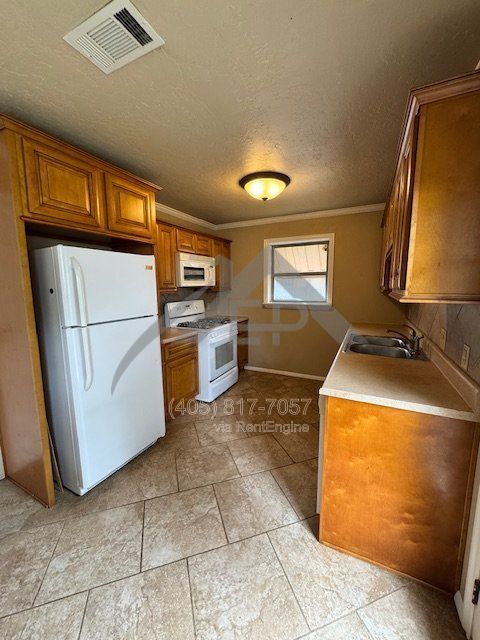 Photo - 2829 Lakeside Dr