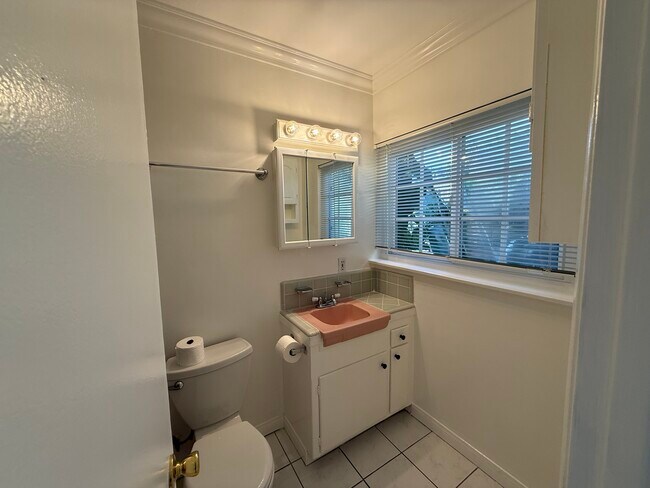 Photo - 8576 Holloway Dr