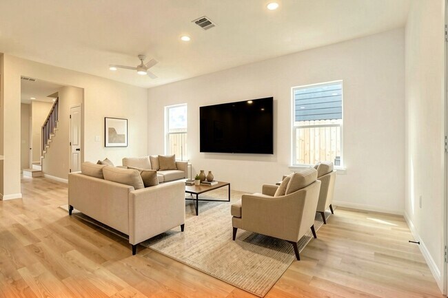 Photo - 8314 Williamsdell St