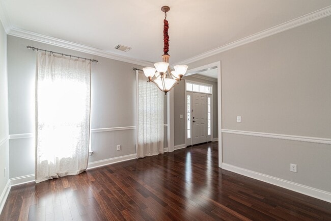 Photo - 5 Bedroom, 3.5 Bath Home w/  2 Car Garage