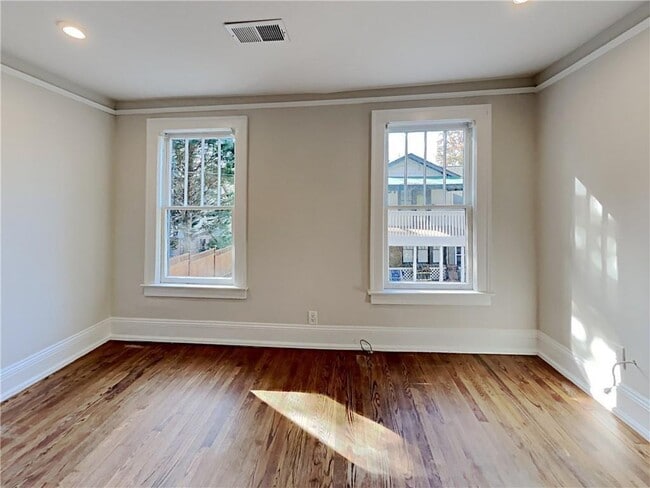 Photo - 1539 N Morningside Dr NE