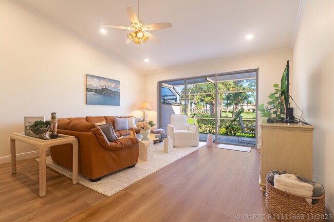 533 Prestwick Cir