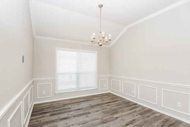 Photo - 903 Grouse Rd