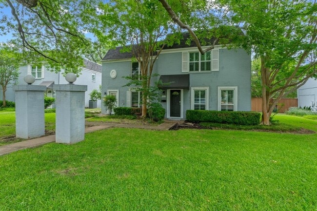 Building Photo - 6109 Bullard Dr Rental