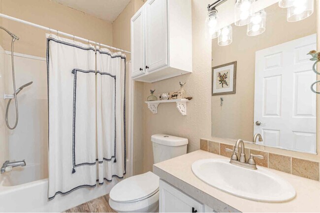 Photo - 308 Castin Ln