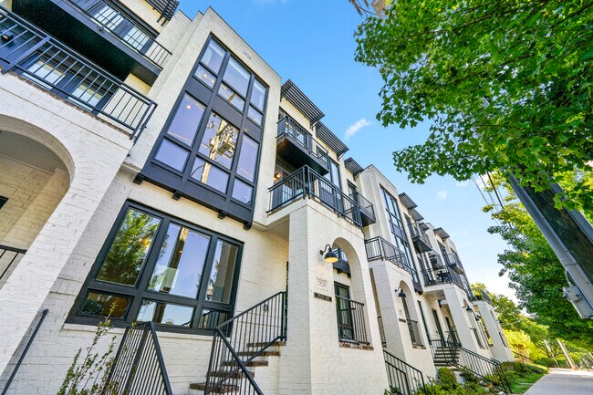 Photo - 2528 Appleden Pl