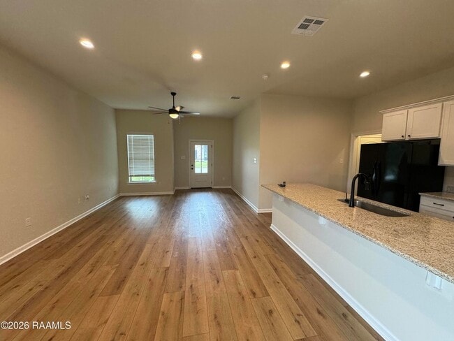 325 Mulholland Ln