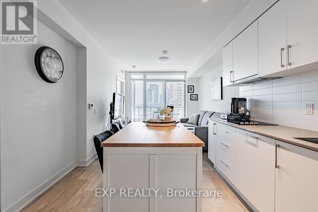 Photo - 27 Bathurst St Unit 409w