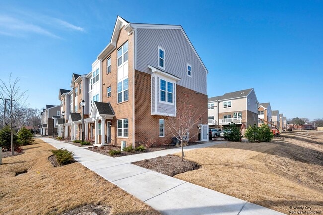 Photo - 908 Jenkins Ct