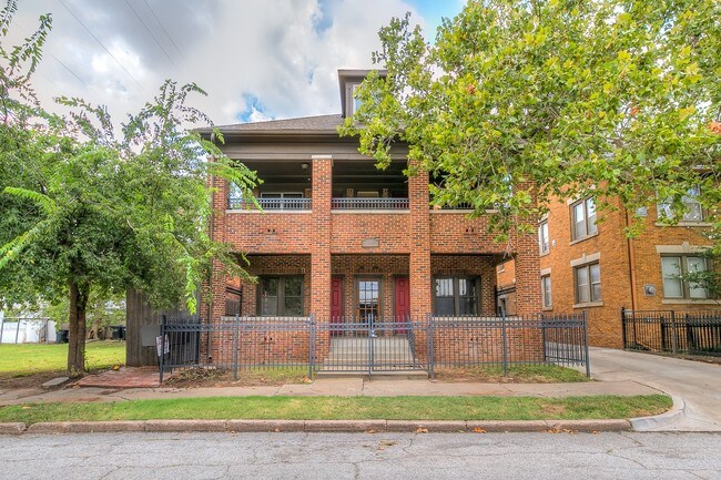 Photo - Kamp's Court Apartments
