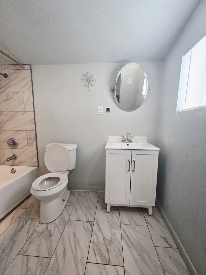 Photo - 5709 Craig St