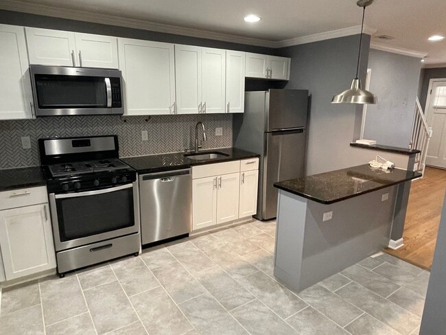 Photo - 340 Gusryan St