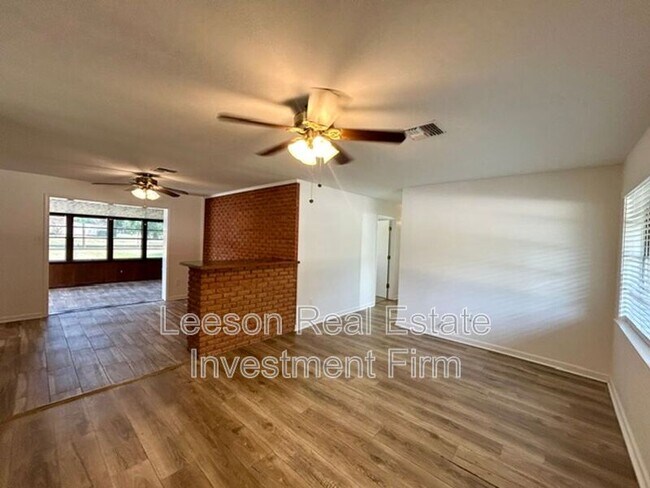 Photo - 3235 Caroline Dr