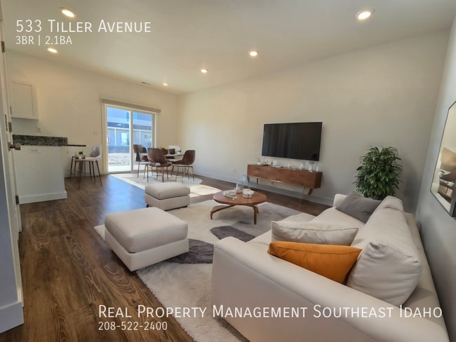 Photo - 533 Tiller Ave