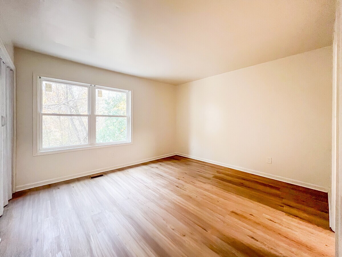 Photo - 39 Fox Hill Dr