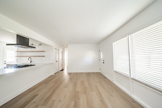 Photo - 356 Westlea Dr