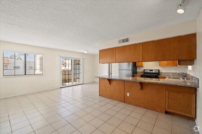 Building Photo - 2 bd, 2 bth Condo Ideal Summerlin location