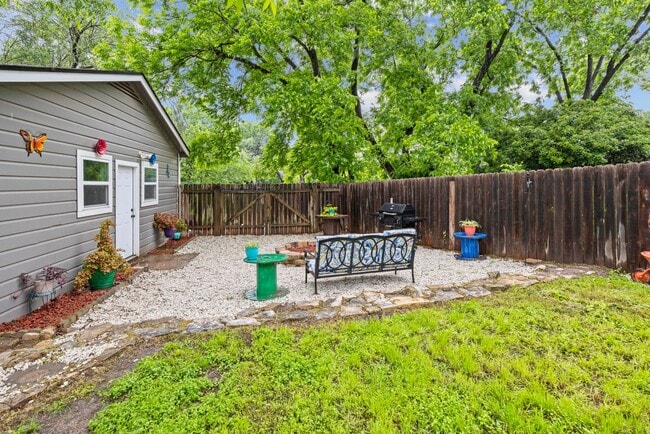 Photo - 70 Sue Ann Dr