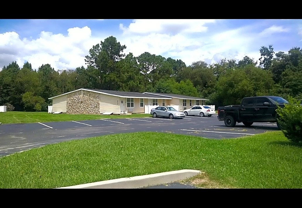 Edgewood Apartments - Edgewood Apartments