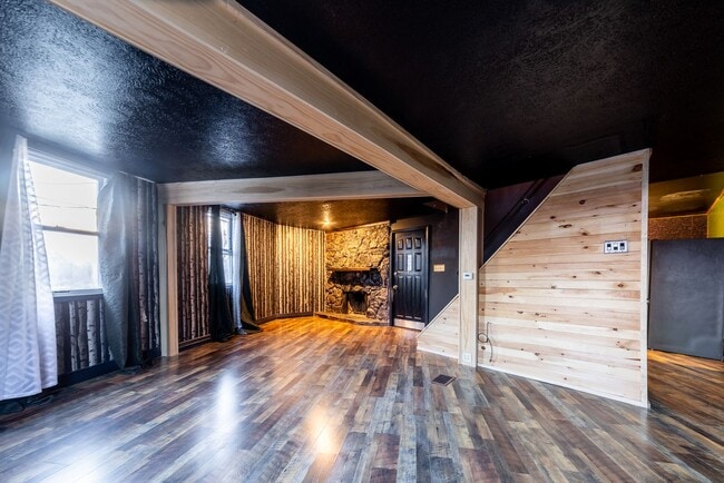 Building Photo - 952 Freeland St