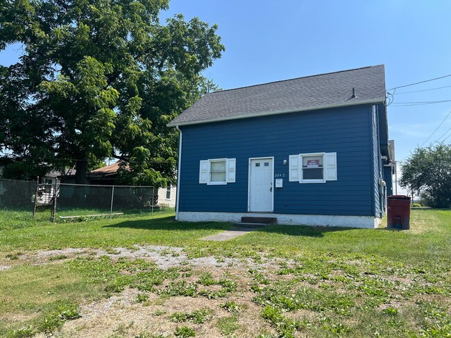 Building Photo - 224 Lamont St Unit #2