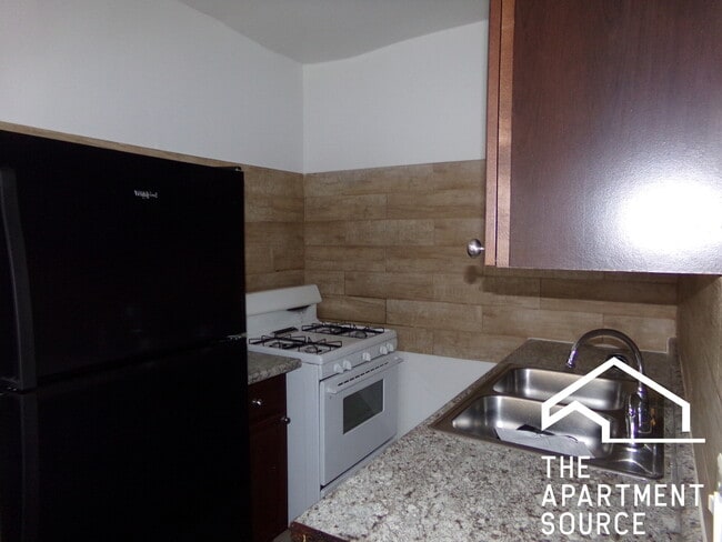 Photo - 1619 W Morse Ave Unidad 104