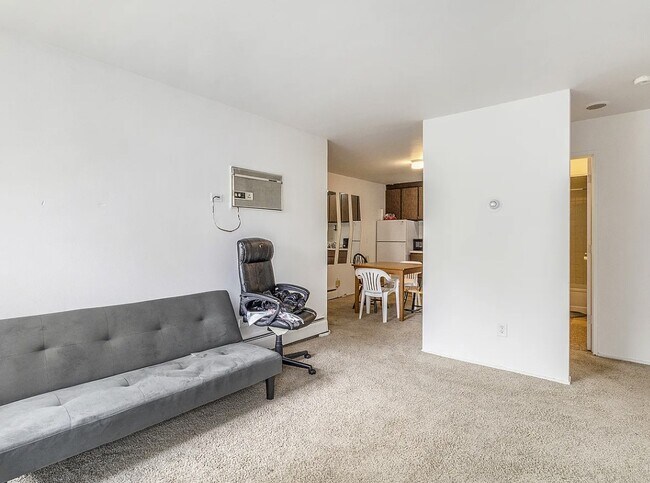 Photo - 1327 Wilmot St