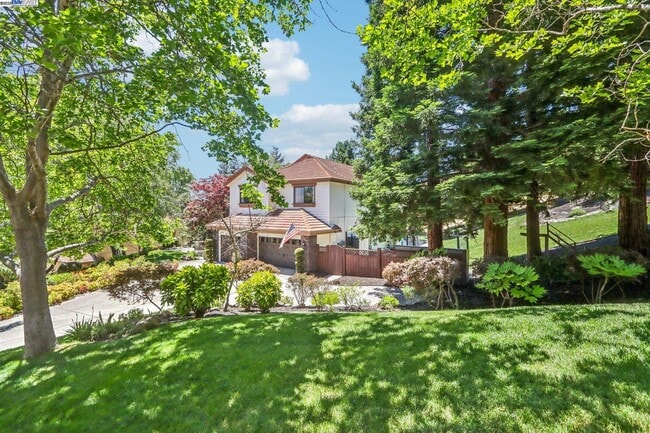 Photo - 3745 Deer Trail Ct