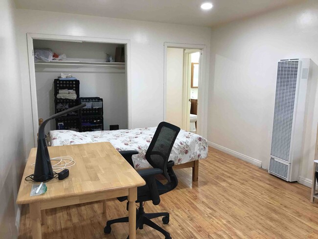 Photo - 479 Landfair Ave