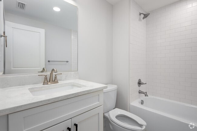 1BR, 1BA - 592SF - Bathroom