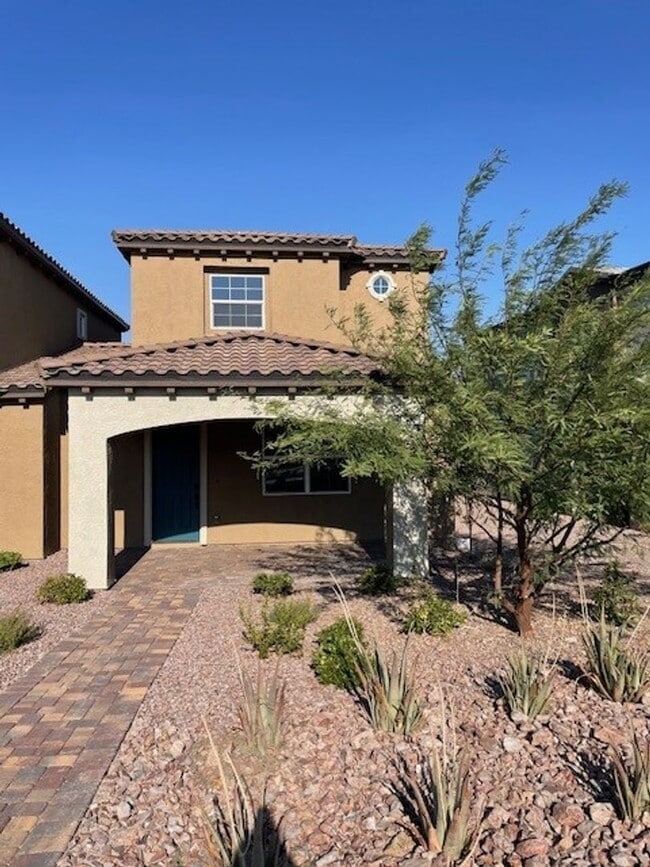 Building Photo - 808 Royal Beekman St