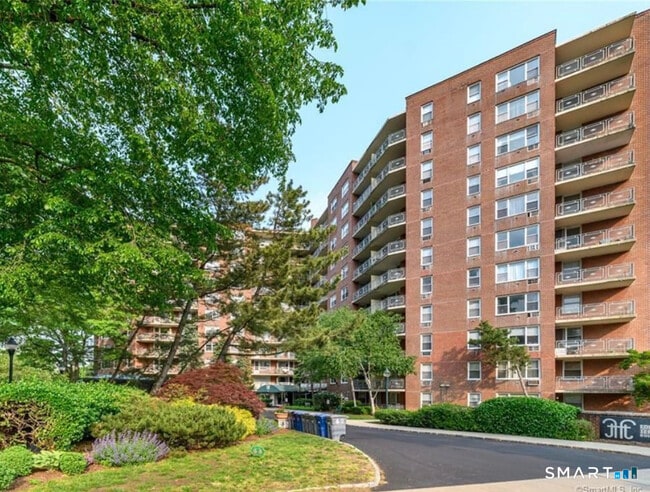 Building Photo - 71 Strawberry Hill Ave Unit 416