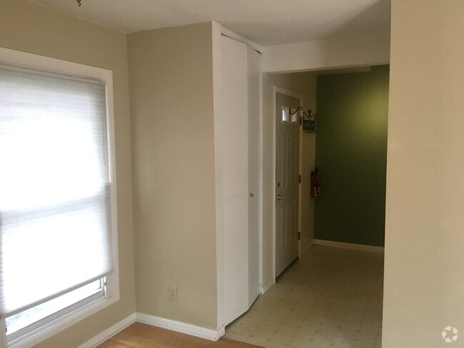 Building Photo - 280 Ledgewood Cir Unit 103 Rental