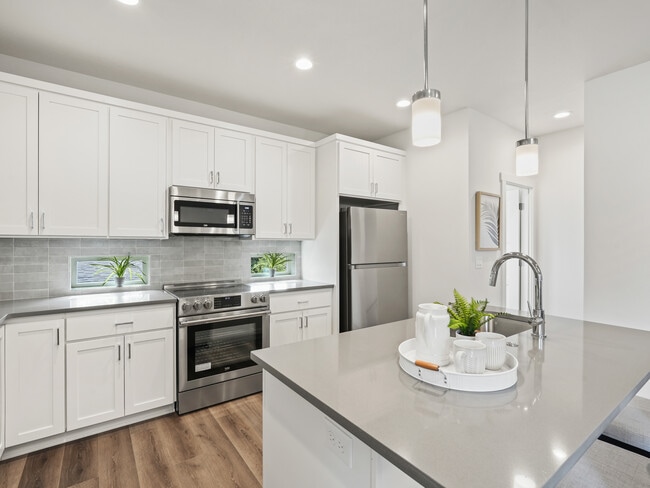 Photo - 21SHR - 21st & Sherrett