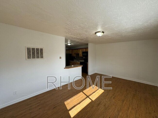 Photo - 2725 S Edison St Unidad APT #2