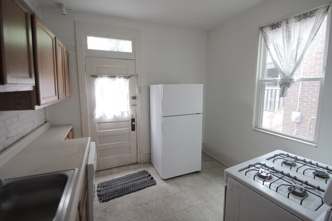 Building Photo - 126 S Trenton Ave