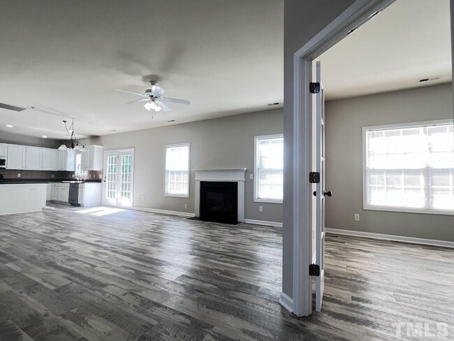 Photo - 5 Bedroom 3 Bath Single Family Fenced Yard for Rent - Apex