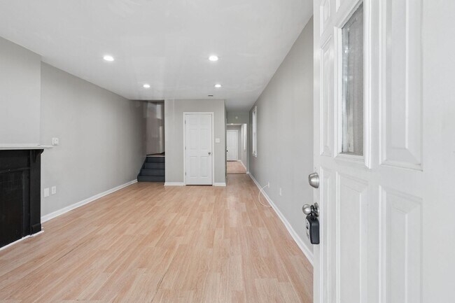 Photo - 76-78-78 Hayden Ave Unidad 76 Hayden Ave