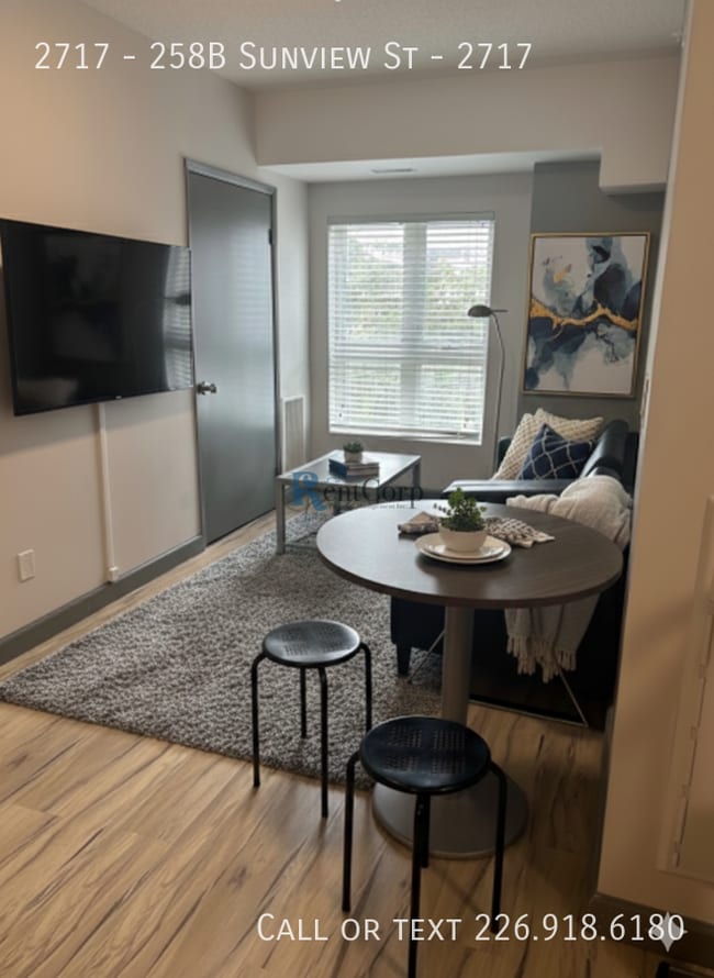 Building Photo - 258B-258B Sunview St