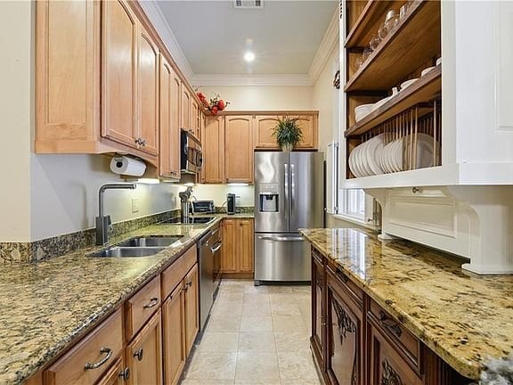 Photo - 828 St Charles Ave Unidad 11