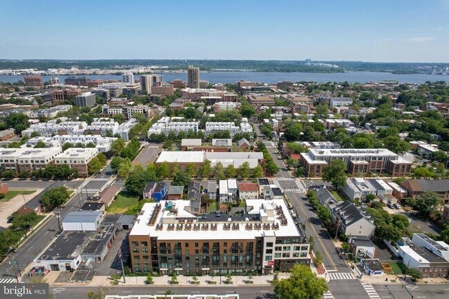 Photo - 701 N Henry St Unidad 206