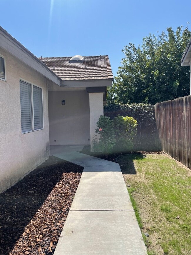 Photo - Charming 4 Bedroom Home For Rent