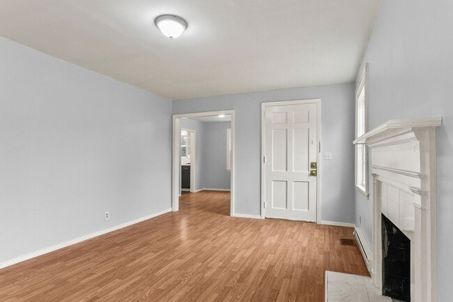 Photo - Charming Circlewood Cottage Available NOW!